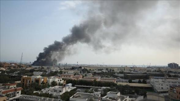 B822E533-B4F2-4759-BBDC-869C928E2464