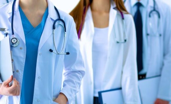 medecins-1200x538-1-800x359